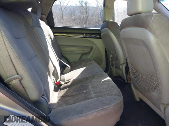 2013 Kia Sorento LX with VIN 5XYKTDA21DG338546, listed as a IAAI auction lot 41447585 with 317,710 mi miles. Bid and sale history available at carsss.com. Image 8.