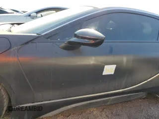 2016 BMW i8 z VIN WBY2Z2C52GV675555, wystawiony jako Copart lot #75122724 z przebiegiem Nie podano mil oraz Nie do naprawy • Non repairable. Historia ofert i sprzedaży dostępna na DreamBid. Obrazek 12.