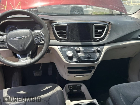 2017 Chrysler Pacifica Touring with VIN 2C4RC1DG1HR509799, listed as a Copart auction lot 60269185 with 165,931 mi miles and Clean title. Bid and sale history available at DreamBid. Image 9.