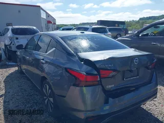 2019 Nissan Altima SL with VIN 1N4BL4EV7KC200795, listed as a IAAI auction lot 42064325 with 233,884 mi miles and . Bid and sale history available at DreamBid. Image 3.