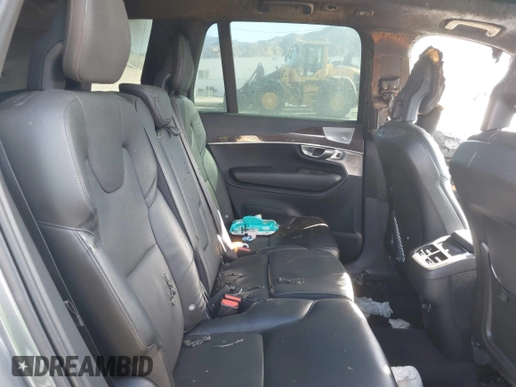 2016 Volvo XC90 T6 Momentum with VIN YV4A22PK7G1077256, listed as a IAAI auction lot 41104690 with 1 mi miles. Bid and sale history available at carsss.com. Image 8.