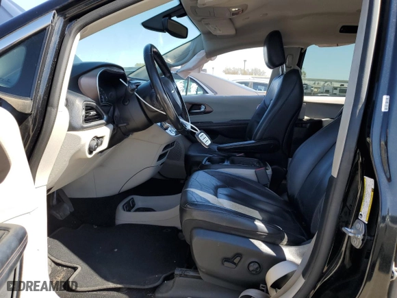 2019 Chrysler Pacifica Touring L with VIN 2C4RC1BG0KR651135, listed as a Copart auction lot 48637695 with 91,686 mi miles and Salvage Title. Bid and sale history available at carsss.com. Image 7.