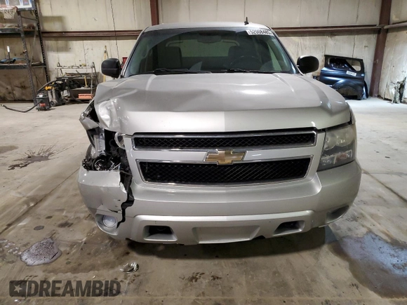 2010 Chevrolet Avalanche LS z VIN 3GNVKEE09AG272010, wystawiony jako Copart lot #52008485 z przebiegiem 152 496 mil mil oraz Szkoda całkowita • Salvage title. Historia ofert i sprzedaży dostępna na DreamBid. Obrazek 5.