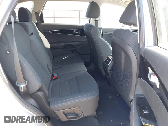 2019 Kia Sorento L with VIN 5XYPG4A3XKG511934, listed as a IAAI auction lot 41784749 with 93,209 mi miles. Bid and sale history available at carsss.com. Image 8.