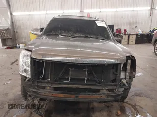 2011 Cadillac Escalade EXT Luxury with VIN 3GYT4MEF4BG222118, listed as a IAAI auction lot 41482082 with 170,555 mi miles. Bid and sale history available at carsss.com. Image 13.