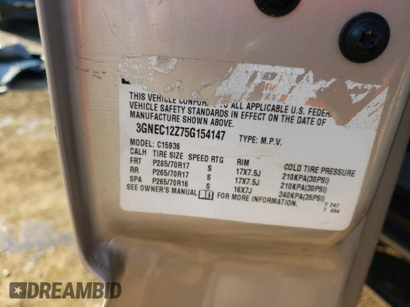 2005 Chevrolet Avalanche LS with VIN 3GNEC12Z75G154147, listed as a Copart auction lot 75171934 with Not Provided miles and Salvage Title. Bid and sale history available at DreamBid. Image 12.