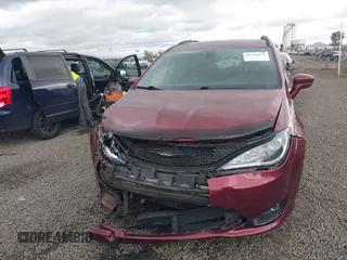2020 Chrysler Pacifica Touring with VIN 2C4RC1FG6LR142887, listed as a IAAI auction lot 42260931 with 50,008 mi miles and . Bid and sale history available at DreamBid. Image 12.
