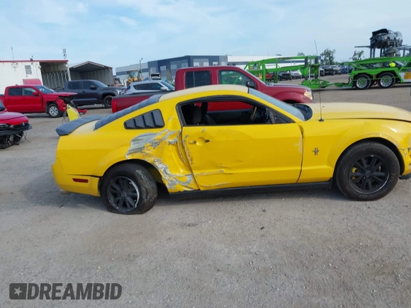 2005 Ford Mustang Deluxe with VIN 1ZVFT80N255136181, listed as a IAAI auction lot 42096578 with 151,696 mi miles and . Bid and sale history available at DreamBid. Image 13.
