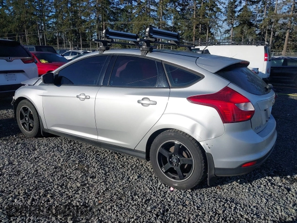 2014 Ford Focus SE z VIN 1FADP3K24EL399942, wystawiony jako IAAI lot #41697216 z przebiegiem 112 393 mil mil oraz . Historia ofert i sprzedaży dostępna na DreamBid. Obrazek 3.