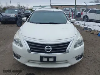 2013 Nissan Altima 3.5 SL with VIN 1N4BL3AP1DC173971, listed as a IAAI auction lot 41330016 with 185,945 mi miles. Bid and sale history available at carsss.com. Image 13.