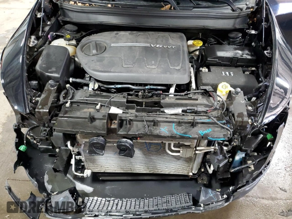 2018 Jeep Cherokee Latitude z VIN 1C4PJMCXXJD532040, wystawiony jako Copart lot #46475515 z przebiegiem 103 811 mil mil oraz Szkoda całkowita • Salvage title. Historia ofert i sprzedaży dostępna na DreamBid. Obrazek 13.