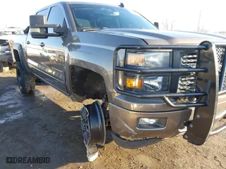 2015 Chevrolet Silverado 1500 LT with VIN 3GCUKREC9FG322269, listed as a IAAI auction lot 41298687 with 147,336 mi miles. Bid and sale history available at carsss.com. Image 6.