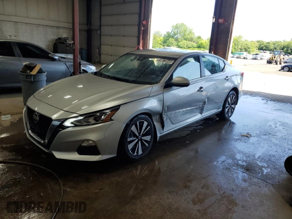 2022 Nissan Altima SV z VIN 1N4BL4DW8NN304909, wystawiony jako Copart lot #59673545 z przebiegiem 67 566 mil mil oraz Czysty tytuł • Clean title. Historia ofert i sprzedaży dostępna na DreamBid. Obrazek 1.