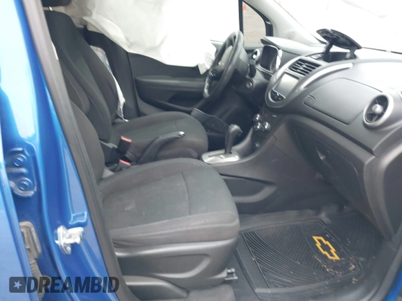 2015 Chevrolet Trax LS with VIN KL7CJKSB5FB252602, listed as a IAAI auction lot 41856675 with 204,530 mi miles. Bid and sale history available at carsss.com. Image 5.