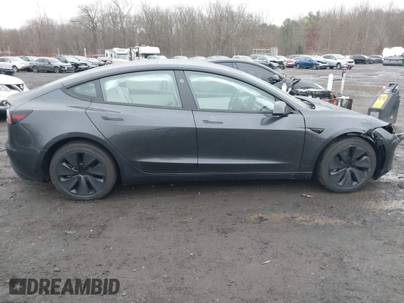 2024 Tesla Model 3 z VIN 5YJ3E1EA9RF858829, wystawiony jako IAAI lot #41160315 z przebiegiem 2 994 mil mil oraz . Historia ofert i sprzedaży dostępna na DreamBid. Obrazek 13.