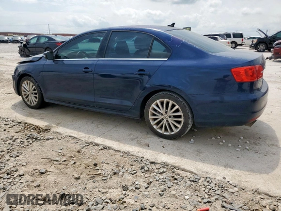 2013 Volkswagen Jetta SEL с VIN 3VWLX7AJ4DM354418, выставлен на аукционе Copart как лот 54982235 с пробегом 147 136 миль миль и Списание • Salvage title. История ставок и продаж доступна на DreamBid. Изображение 2.