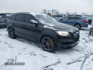 2015 Audi Q7 3.0T S line Prestige with VIN WA1DGAFE0FD015373, listed as a IAAI auction lot 41238539 with 111,161 mi miles. Bid and sale history available at carsss.com. Image 1.