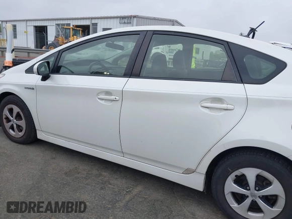 2015 Toyota Prius Four with VIN JTDKN3DU2F0430937, listed as a IAAI auction lot 41961875 with 305,044 mi miles. Bid and sale history available at carsss.com. Image 14.