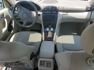 2005 Mercedes-Benz C 240 с VIN WDBRF61J65F607930, выставлен на аукционе Copart как лот 61647215 с пробегом 81 649 миль миль и Списание • Salvage title. История ставок и продаж доступна на DreamBid. Изображение 8.