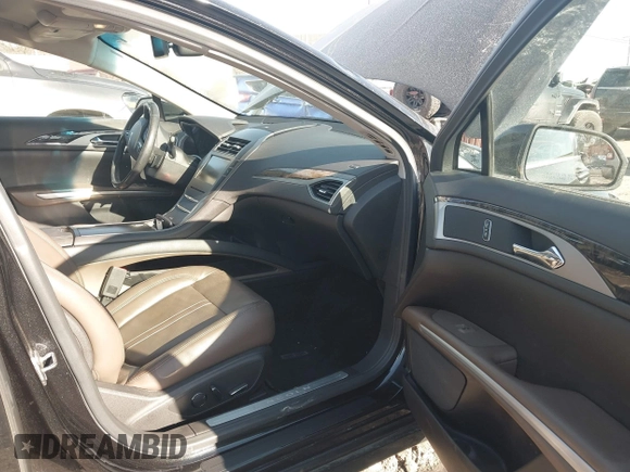 2013 Lincoln MKZ with VIN 3LN6L2J92DR821418, listed as a IAAI auction lot 41298047 with 161,369 mi miles. Bid and sale history available at carsss.com. Image 5.