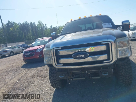 2014 Ford F-250 XL z VIN 1FT7W2BT2EEA24942, wystawiony jako IAAI lot #41955298 z przebiegiem 311 489 mil mil oraz . Historia ofert i sprzedaży dostępna na DreamBid. Obrazek 12.