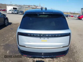 2024 Land Rover Range Rover SE z VIN SALKP9FU9RA216190, wystawiony jako IAAI lot #41877509 z przebiegiem 8171 mil mil oraz . Historia ofert i sprzedaży dostępna na DreamBid. Obrazek 17.