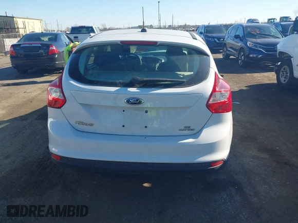 2014 Ford Focus SE with VIN 1FADP3K24EL411720, listed as a IAAI auction lot 40816752 with 102,089 mi miles. Bid and sale history available at carsss.com. Image 16.