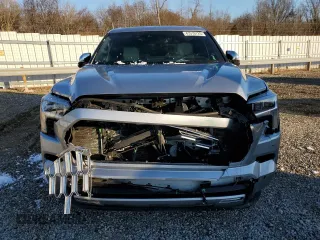 2024 Toyota Sequoia SR5 with VIN 7SVAAABA9RX023154, listed as a Copart auction lot 41519725 with 30,171 mi miles and Clean Title. Bid and sale history available at carsss.com. Image 5.