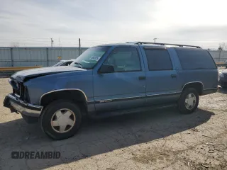 1997 GMC Suburban with VIN 1GKFK16R7VJ707618, listed as a Copart auction lot 49882035 with 317,771 mi miles and Salvage Title. Bid and sale history available at carsss.com. Image 1.