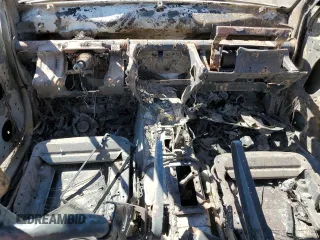 2001 Suzuki Grand Vitara JLX z VIN JS3TD62V914154537, wystawiony jako Copart lot #73693264 z przebiegiem Nie podano mil oraz Nie do naprawy • Non repairable. Historia ofert i sprzedaży dostępna na DreamBid. Obrazek 8.