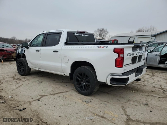 2021 Chevrolet Silverado 1500 Custom with VIN 1GCPYBEKXMZ420833, listed as a Copart auction lot 43644485 with 58,175 mi miles and Salvage Title. Bid and sale history available at carsss.com. Image 2.