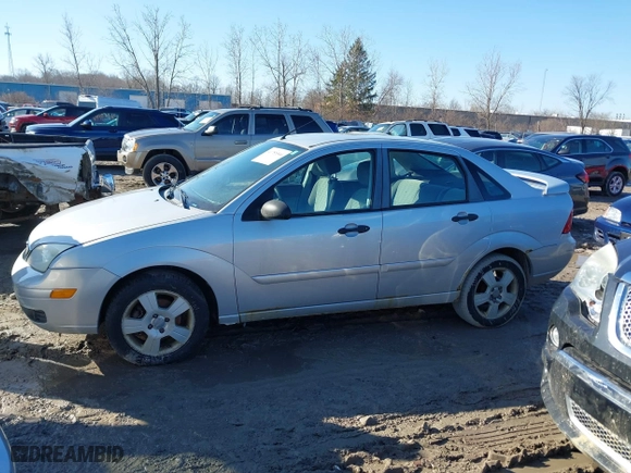 2007 Ford Focus S with VIN 1FAHP34N87W204936, listed as a IAAI auction lot 41755544 with 185,030 mi miles. Bid and sale history available at carsss.com. Image 14.