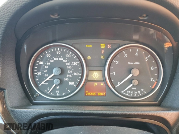 2007 BMW 3 Series 328xi with VIN WBAVC73557KP35114, listed as a Copart auction lot 51818055 with 225,165 mi miles and Salvage title. Bid and sale history available at DreamBid. Image 9.