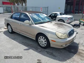 2005 Hyundai Sonata GLS with VIN KMHWF35H65A176380, listed as a IAAI auction lot 41940947 with 84,706 mi miles. Bid and sale history available at carsss.com. Image 1.