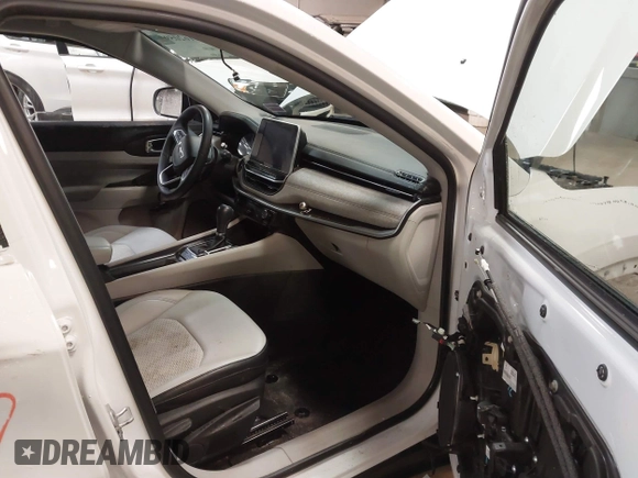 2022 Jeep Compass Latitude with VIN 3C4NJDBB9NT147839, listed as a IAAI auction lot 41620597 with 26,350 mi miles and . Bid and sale history available at DreamBid. Image 5.