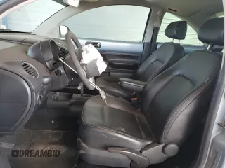 2010 Volkswagen New Beetle Coupe with VIN 3VWPG3AG0AM014919, listed as a Copart auction lot 51481635 with 121,808 mi miles and Salvage Title. Bid and sale history available at carsss.com. Image 7.