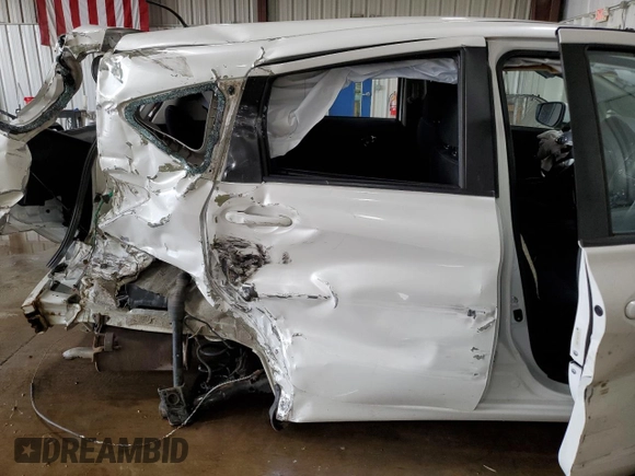 2015 Nissan Note SV with VIN 3N1CE2CP4FL398993, listed as a Copart auction lot 54664555 with 162,975 mi miles and Salvage Title. Bid and sale history available at DreamBid. Image 10.