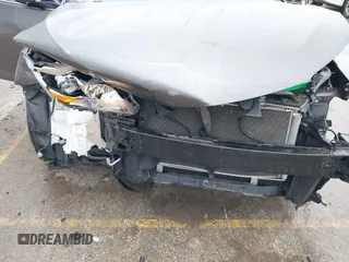 2017 Toyota Camry XLE z VIN 4T1BF1FK3HU374219, wystawiony jako IAAI lot #41502142 z przebiegiem 17 837 mil mil oraz . Historia ofert i sprzedaży dostępna na DreamBid. Obrazek 6.
