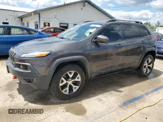 2016 Jeep Cherokee Trailhawk z VIN 1C4PJMBS3GW101588, wystawiony jako Copart lot #56738115 z przebiegiem 88 308 mil mil oraz Szkoda całkowita • Salvage title. Historia ofert i sprzedaży dostępna na DreamBid. Obrazek 1.