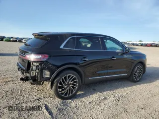 2019 Lincoln Nautilus Reserve with VIN 2LMPJ8LP3KBL18537, listed as a Copart auction lot 53504675 with 84,521 mi miles and Salvage title. Bid and sale history available at DreamBid. Image 3.