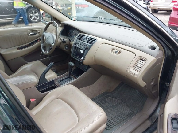 1999 Honda Accord Sdn EX with VIN JHMCG5657XC028085, listed as a IAAI auction lot 41929227 with 272668 miles. Bid and sale history available at carsss.com. Image 5.