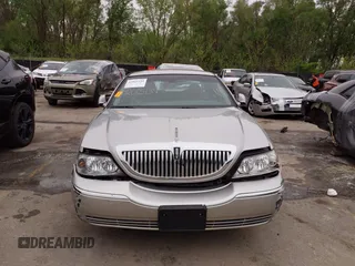 2008 Lincoln Town Car Limited z VIN 2LNHM82V98X652123, wystawiony jako IAAI lot #42065134 z przebiegiem 93 889 mil mil oraz . Historia ofert i sprzedaży dostępna na DreamBid. Obrazek 12.