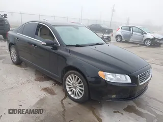 2008 Volvo S80 3.2L with VIN YV1AS982781057949, listed as a IAAI auction lot 41883132 with 135,617 mi miles. Bid and sale history available at carsss.com. Image 1.