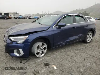 2024 Audi A3 Premium z VIN WAUAUDGY0RA077810, wystawiony jako Copart lot #53355345 z przebiegiem 5737 mil mil oraz Szkody całkowita. Historia ofert i sprzedaży dostępna na DreamBid. Obrazek 1.