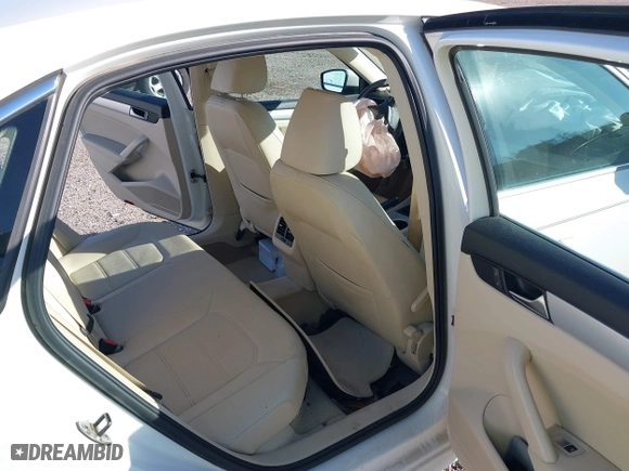 2013 Volkswagen Passat SE w/Sunroof with VIN 1VWBH7A31DC007320, listed as a IAAI auction lot 41213664 with 164,040 mi miles. Bid and sale history available at carsss.com. Image 8.