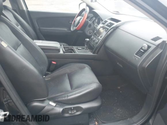 2013 Mazda CX-9 Touring z VIN JM3TB3CV4D0421734, wystawiony jako IAAI lot #42198678 z przebiegiem 131 063 mil mil oraz . Historia ofert i sprzedaży dostępna na DreamBid. Obrazek 5.