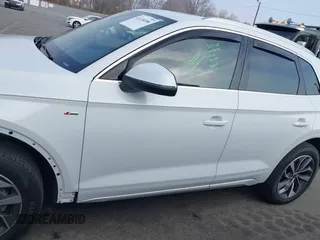 2024 Audi Q5 S line Premium z VIN WA1GAAFY0R2070950, wystawiony jako IAAI lot #41118186 z przebiegiem 3248 mil mil oraz . Historia ofert i sprzedaży dostępna na DreamBid. Obrazek 14.