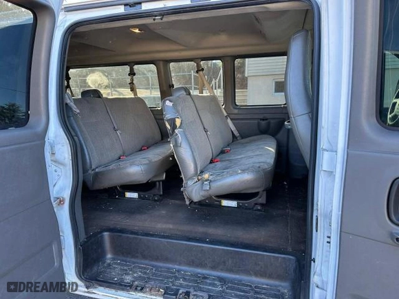 2020 Chevrolet Express Passenger LT with VIN 1GAZGPFG7L1266879, listed as a Copart auction lot 83564544 with 20,943 mi miles and Clean Title. Bid and sale history available at carsss.com. Image 7.