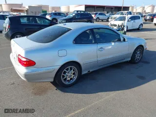 2001 Mercedes-Benz CLK-Class with VIN WDBLJ65G11F177186, listed as a IAAI auction lot 41583912 with 1 mi miles. Bid and sale history available at carsss.com. Image 4.