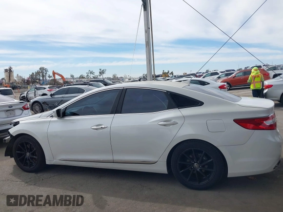 2013 Hyundai Azera with VIN KMHFG4JG3DA250451, listed as a IAAI auction lot 41682203 with 132,229 mi miles and . Bid and sale history available at DreamBid. Image 15.